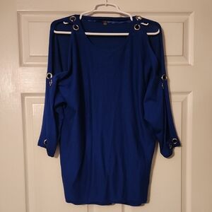 Cable & Gauge Blue Crew Neck Sweater with 3/4 Length Sleeves